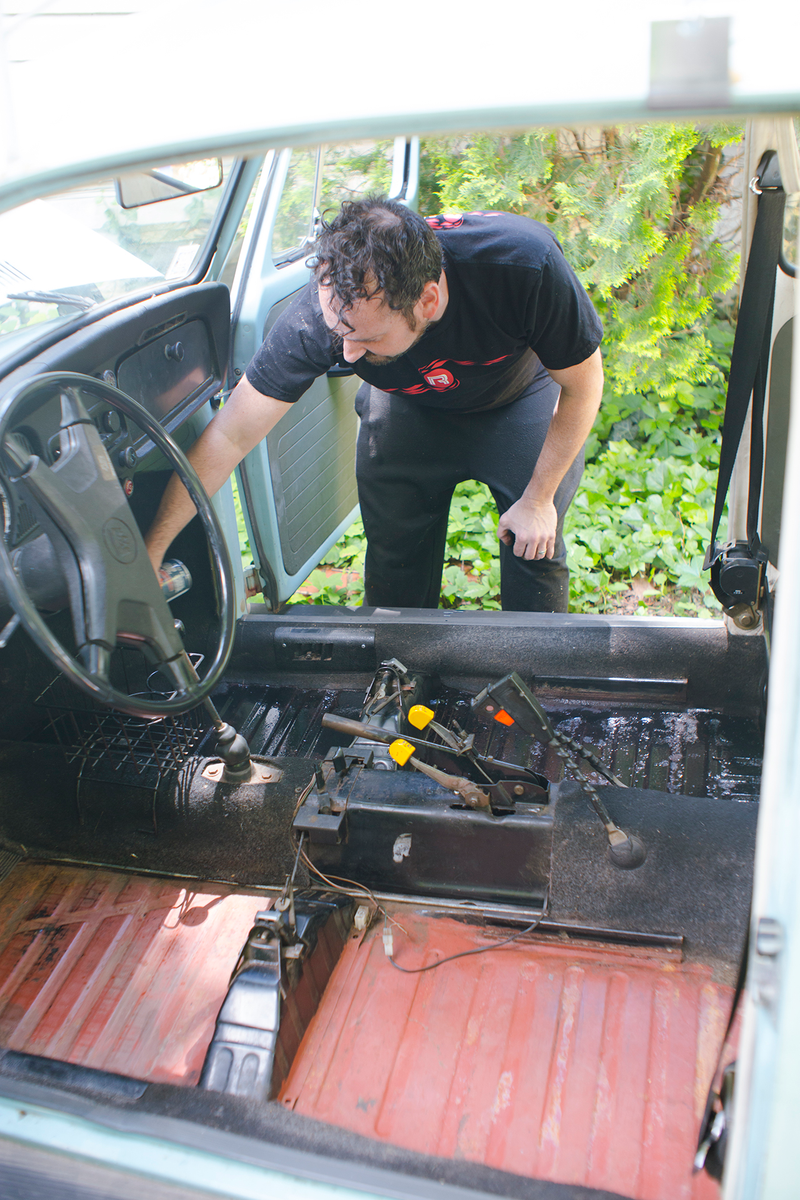 Illustration for article titled I Did A Seats-Out Clean Of My Car And It Felt Amazing